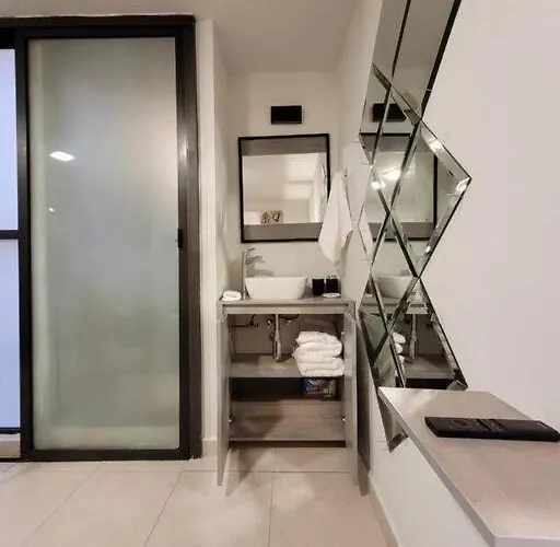 88-106 Apartment *